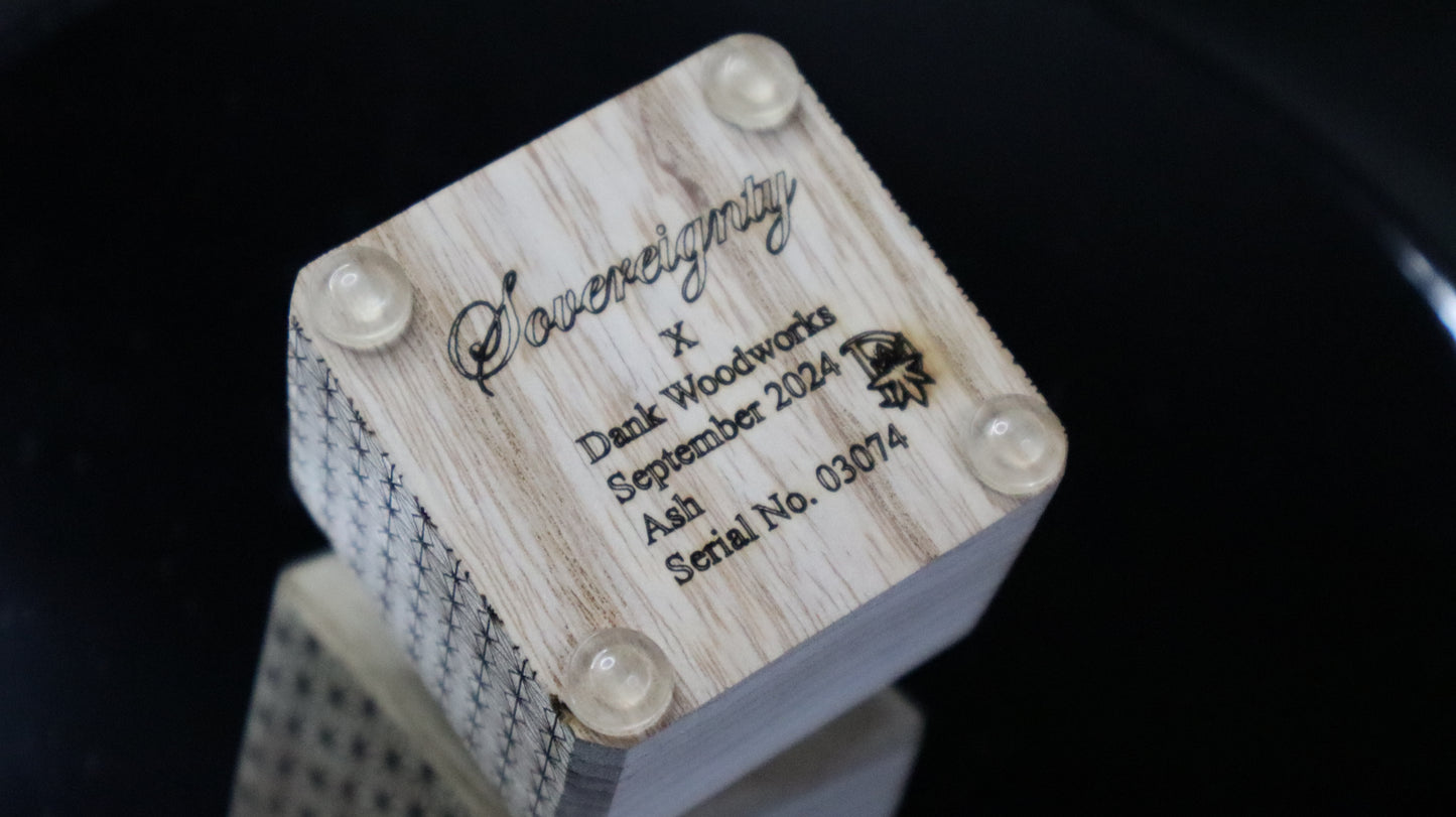 Soveriegnty Glass Slide Stand